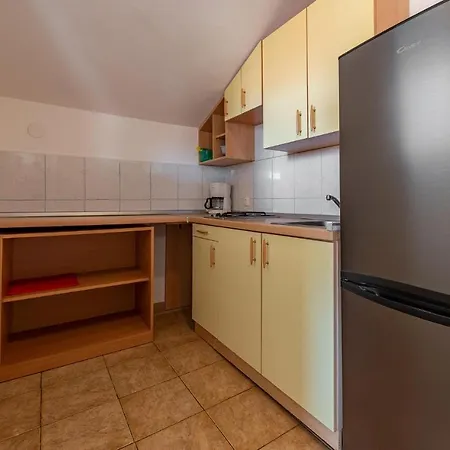 2 Bedroom Gorgeous In *