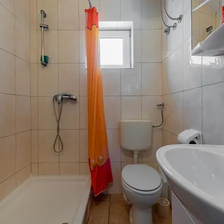 2 Bedroom Gorgeous In *